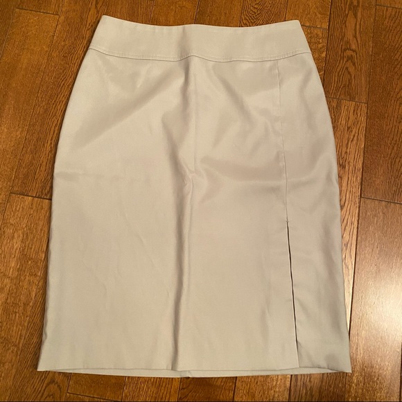 Long jacket & skirt set - Picture 2 of 10